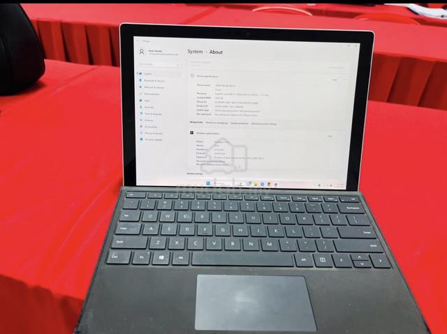 Surface Pro 5 Used - photo 2 of 6