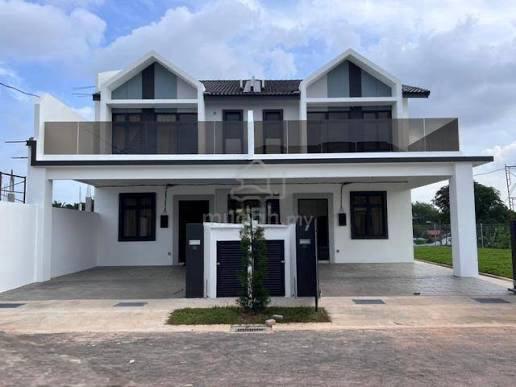 Krubong 2 Storey Terrace Near Stadium Hang Jebat & Lotus Cheng 1