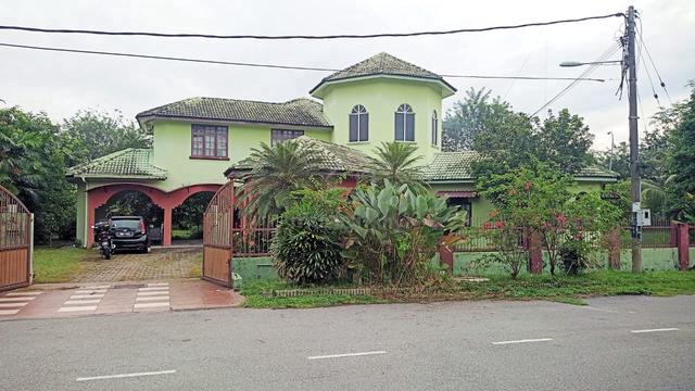 Bungalow dengan tanah seluas 15,586sqft seksyen 4 bdr baru bangi 1