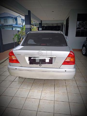 Good Condition 1995 Mercedes Benz 200E 2.0 (Auto) - 3