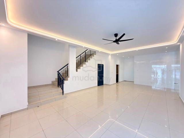 Fully Extended Horizon Hills @ Canal Garden North Double Storey House 1