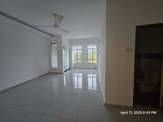 Double Storey Terrace Promenade Villa, Tanjung Lumpur, Kuantan 3