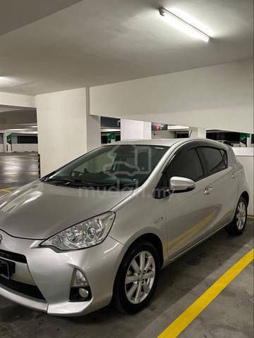 2012 Toyota PRIUS C 1.5 (HYBRID) (A) - 2
