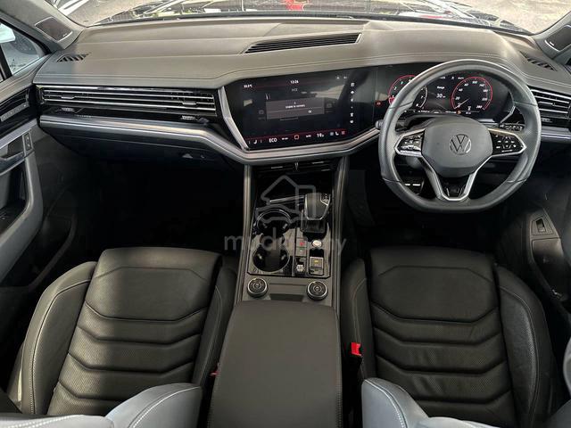 2024 Volkswagen TOUAREG 3.0 R-LINE - LOW MILEAGE - 5