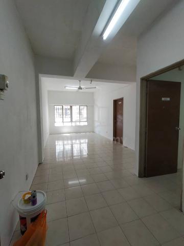 Dataran Otomobil Apartment 1