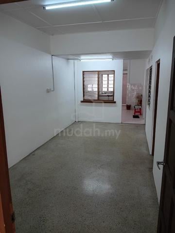 Poh Kwong Park, Single Storey Intermediate Terrace House For Sale... 1