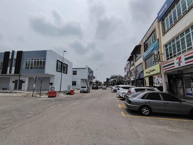 RARE ENDLOT STRATEGIC LOCATION NEW Shoplot Near Tea Garden Malim 1