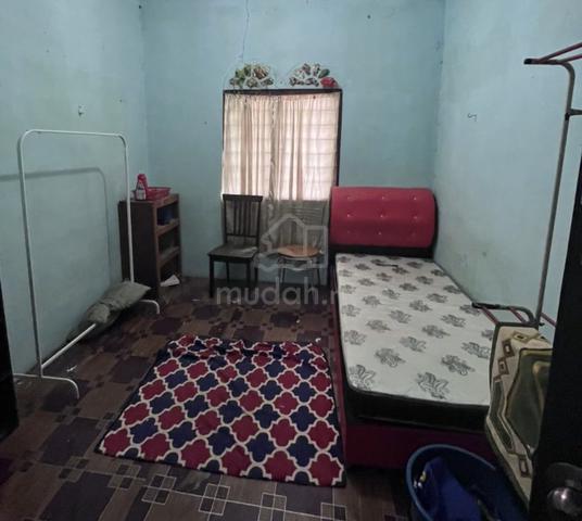 Bilik Single Lelaki di Padang Bongor Jalan Pengkalan Chepa 1