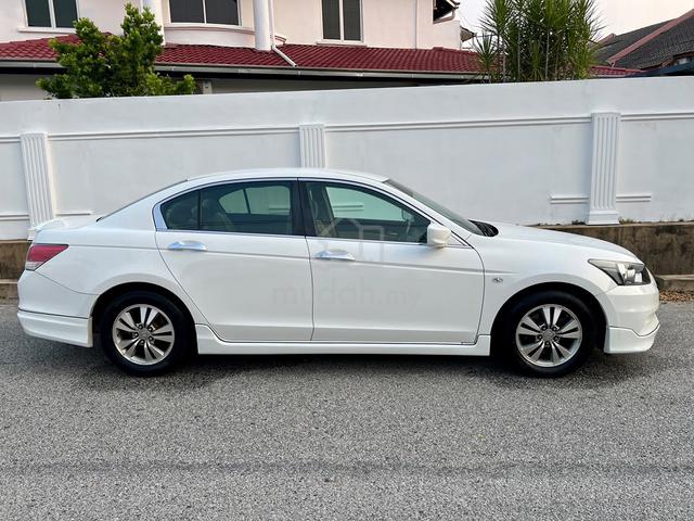 2011 Honda Accord 2.0 (A) Facelift Low Mileage 60k - 2