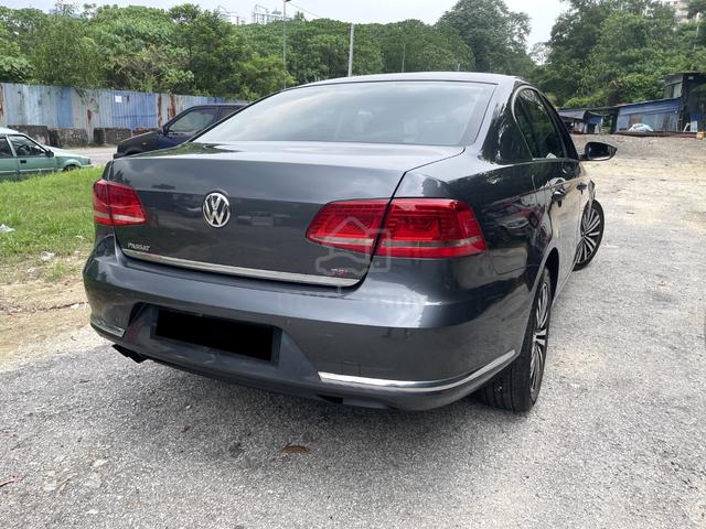 2015 Volkswagen PASSAT 1.8 TSI (A) - 2
