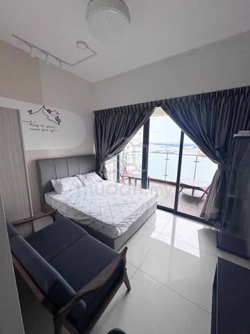ROOM RENT @ ROYAL STRAND COUNTRY GARDEN / Private bathroom / Near CIQ 3