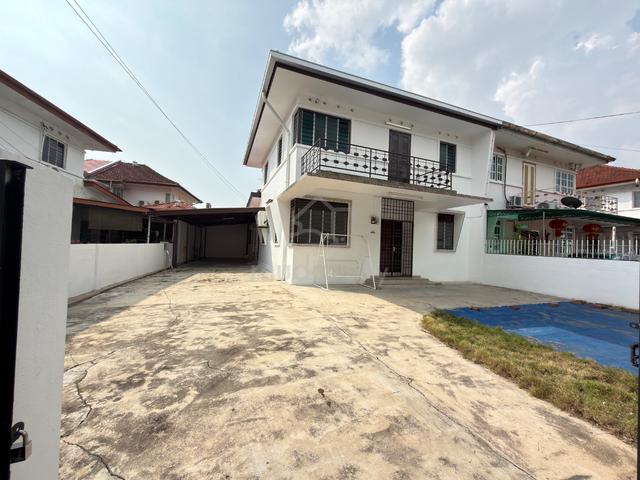 Taman Goh Guan Ho 2 storey Semi detached house big compound air itam 1