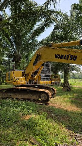 Komatsu PC 200-7 - photo 5 of 6