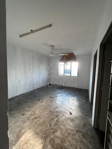Kenanga Apartment Bukit Beruntung Rawang 1