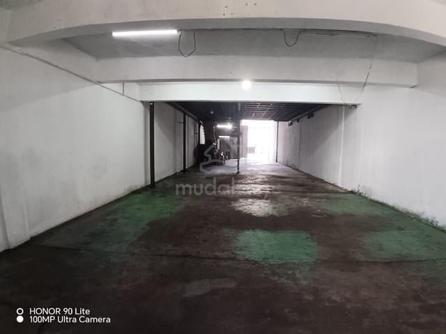 Freehold 1.5 Storey Factory Kawasan Perindustrian Taman Bukit Serdang 1