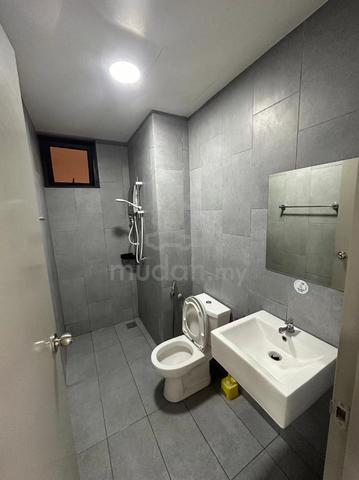 Female Master Room @ M Vertica Cheras, walkable to MRT / LRT Maluri 4