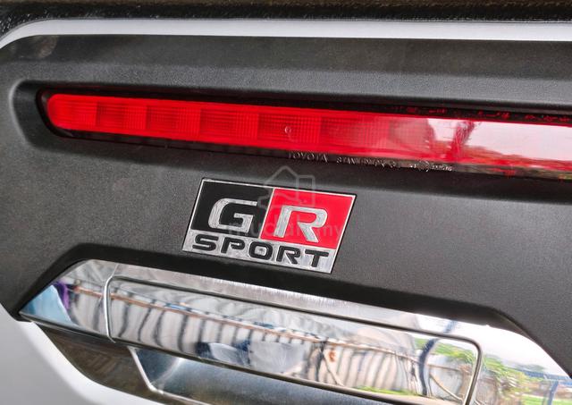 (GR)2021 Toyota HILUX 2.4 V FACELIFT (A)FULL LOAN - 2