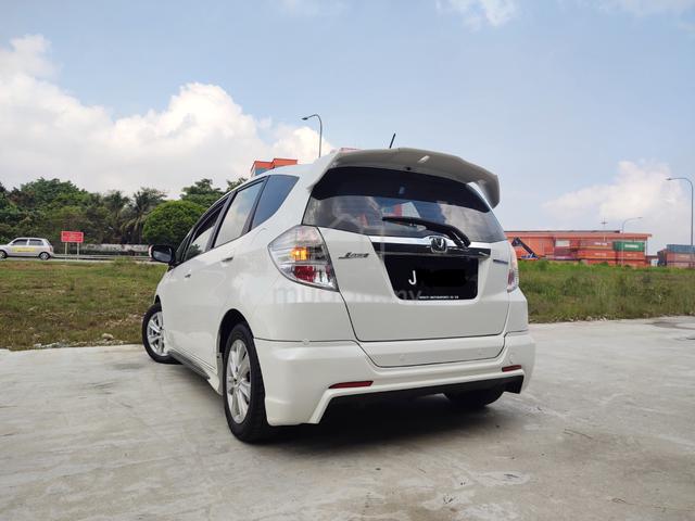 2012 Honda JAZZ 1.3 (HYBRID) FACELIFT (A) - 2