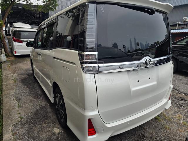 Toyota VOXY 2.0 ZS KIRAMEKI III (A) - 4