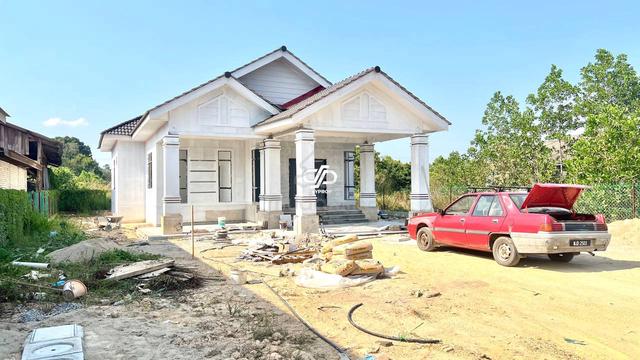 Rumah Banglo Tanah Luas di Tanah Merah 1