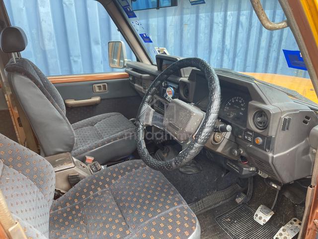 Toyota LANDCRUISER II (M) LC2 2.5 2LT turbo 4x4 - 4