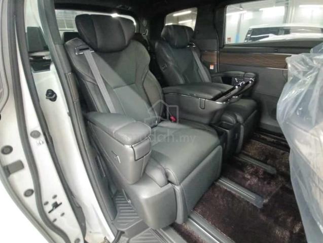 2025 Toyota ALPHARD 2.5 Hybrid Exe. LOUNGE (NEW) - 2
