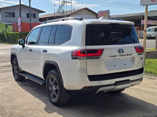 2023 Toyota Land Cruiser 300 GR-Sport 3.5 Petrol - 4