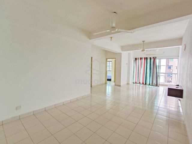 Danga View Apartment 1