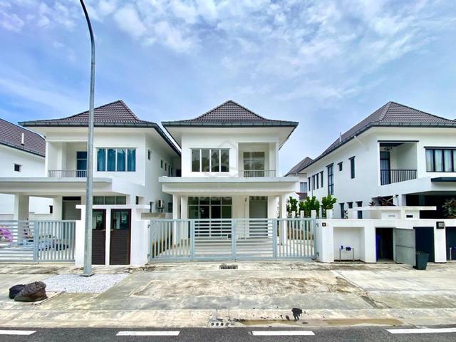 Facing Open🔥🔥 Semi-D 2 Storey Laman Sutera Seksyen U15 Shah Alam 1