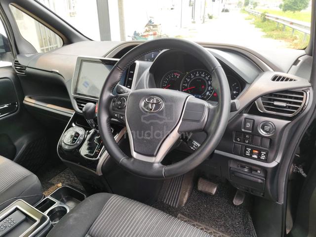 2018 Toyota VOXY 2.0 ZS KIRAMEKI (A) - 4
