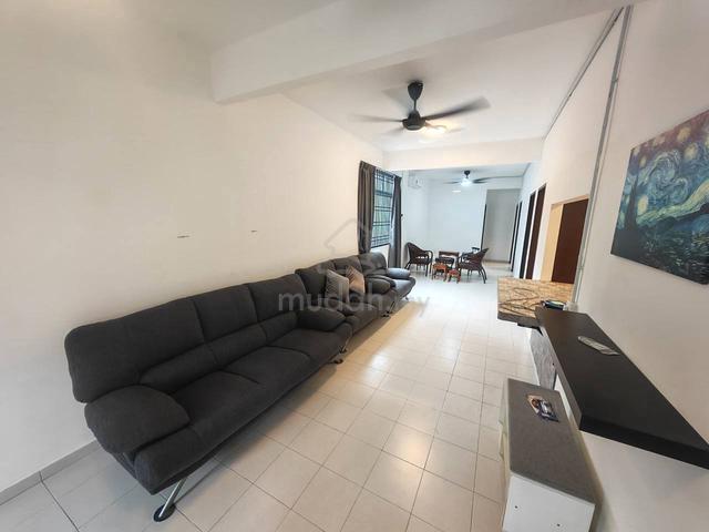 For Rent / Townhouse / Jalan Scientex Maju 18 / Kulai / Ground Floor 1