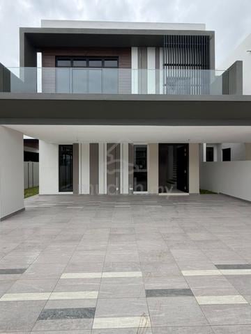 Danga Sutera Phase 3 Double Storey Semi-Detached House for Rent 1