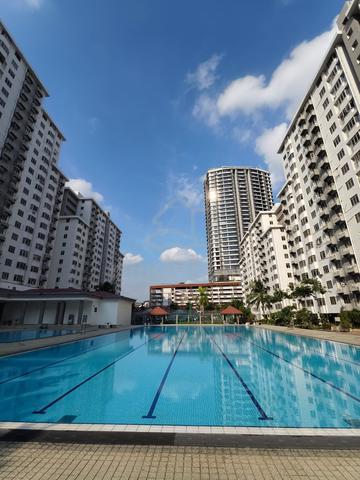 Kelana Putri condo 1