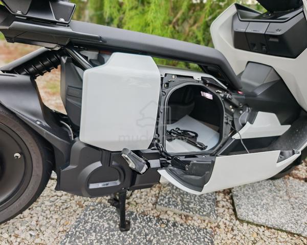 BMW CE04 Fully Electric Scooter - photo 6 of 10