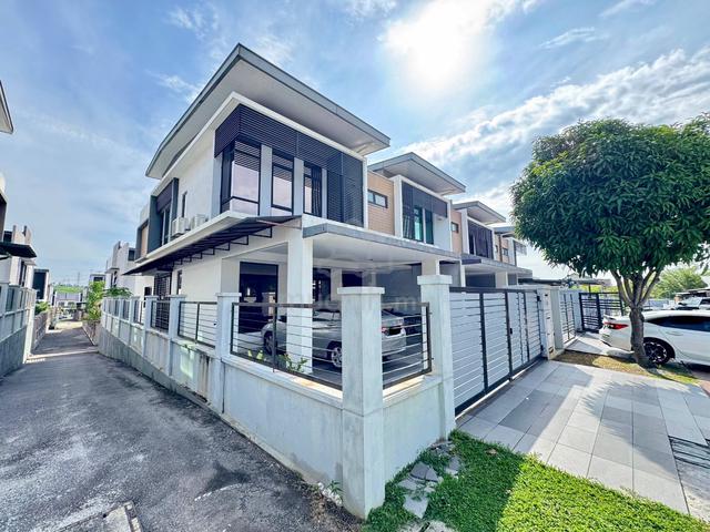 CANTIK RENOVATE END LOT Double Storey Superlink AKASIA U12 Cahaya Alam 1