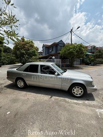 1988 Mercedes Benz 260E 2.6 (A) - 2