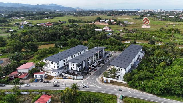 3-Storey Modern House | Kepayan | Renovated & Quiet Neighbourhood 1