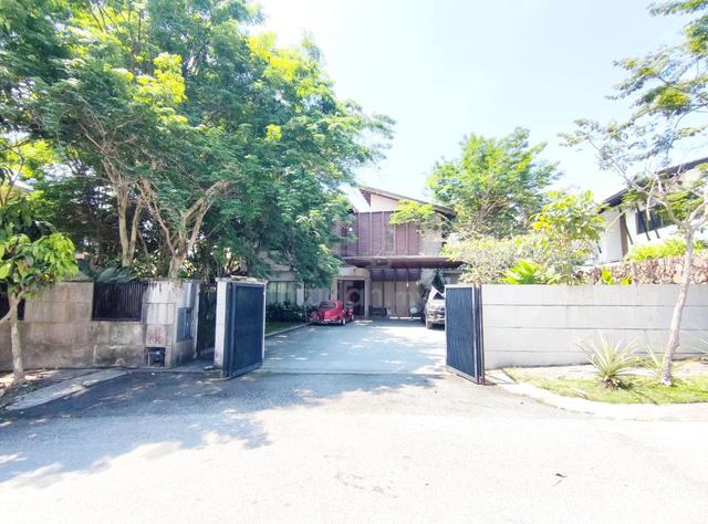 2 Storey Bungalow Banyan Close Bandar Bukit Mahkota Bangi with pool 1