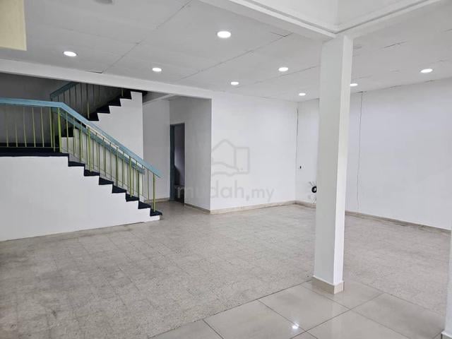 Well kept, Corner unit, Big extra land, Selayang Jaya 1