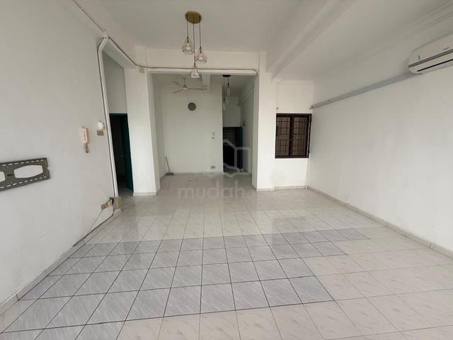 Straits Court Condominium 1