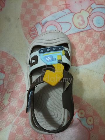 kid shoes - photo 2 of 6