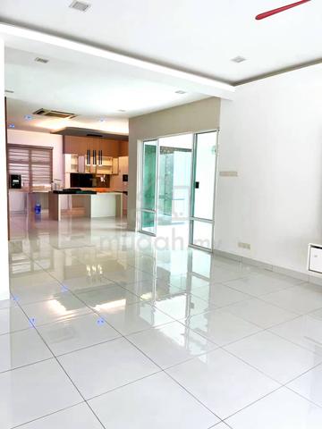 【BIG ENDLOT】3 Storey ANJUNG SARI Partially Furnished BATHTUB JACUZZI 1