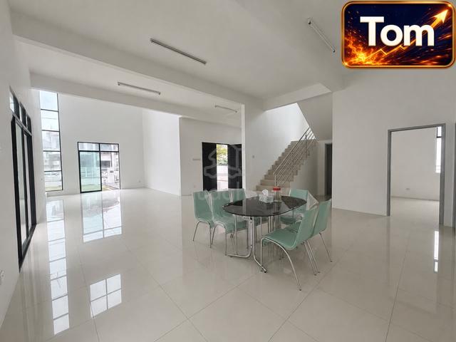 Juru Heights Bungalow For Rent |5+1 Rooms | Near Auto City & Icon City 1