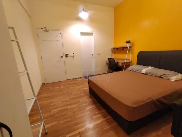 Female Master Room @ Elevia Residence - Puchong Utama 1