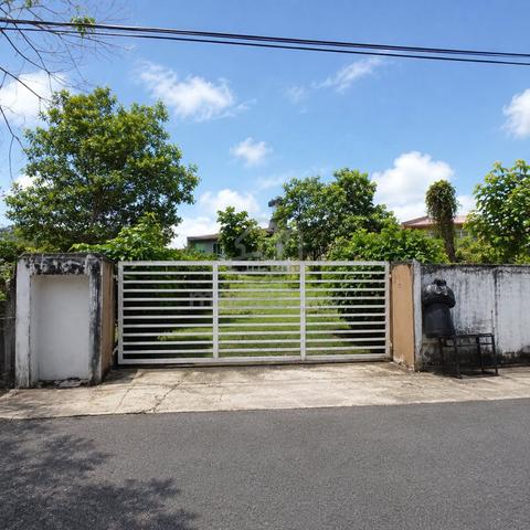 Bungalow Lot, Menggatal 1