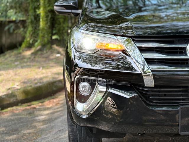 Toyota FORTUNER 2.7 SRZ/F.S.R BY TOYOTA/360/P.BOOT - 2