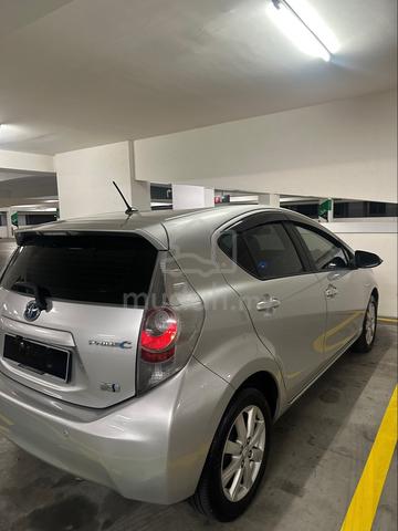 2012 Toyota PRIUS C 1.5 (HYBRID) (A) - 4