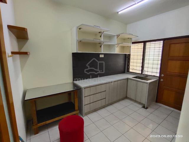 Walk to MRT Equine 2 Storey 4R3B Pinggiran Putra Permai Seri Kembangan 1