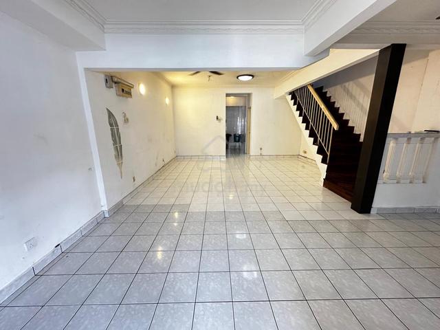 Puchong Utama, Fully extended car porch and back kitchen, Puchong 1