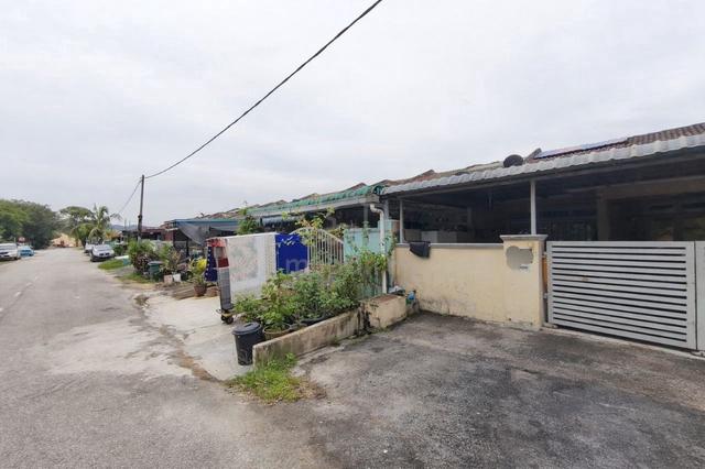 Jalan Teratai near Public Bank Bukit Beruntung Single Storey For Sale 1